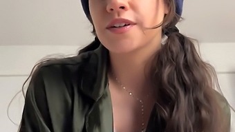Quinn Finite Is Back, This Time She Is On Bed Rest And Gives The Best Solo Performance Ever.